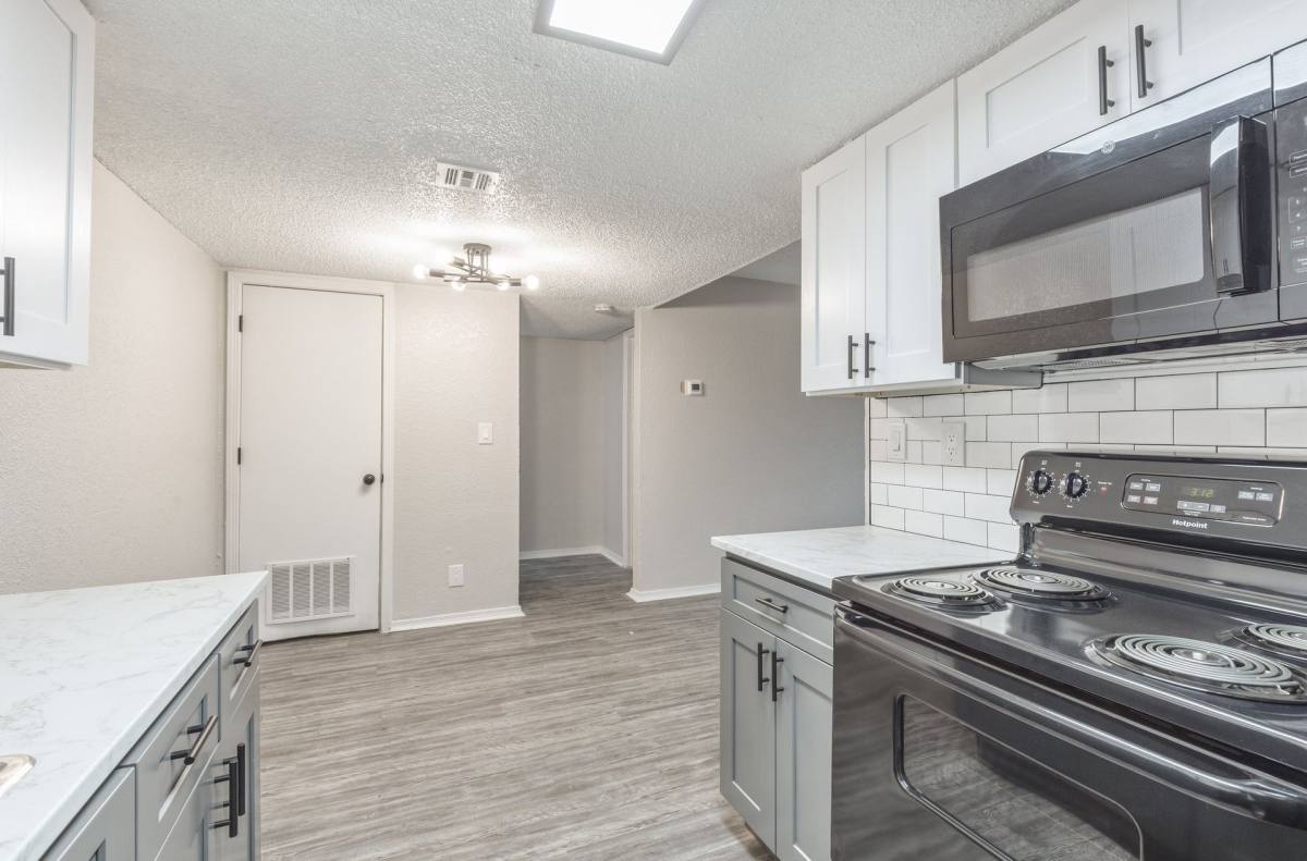 Apartment for rent at 6805 S Lewis Ave, Tulsa, OK 74136