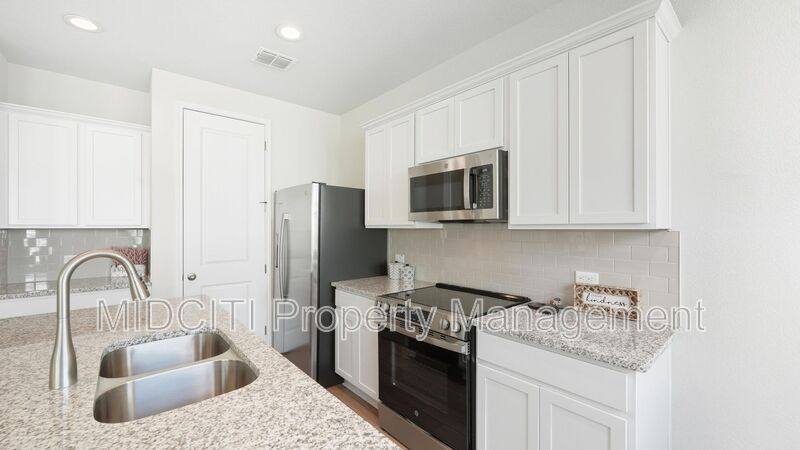 Townhouse for rent at 2133 Hofstaat, New Braunfels, TX 78130