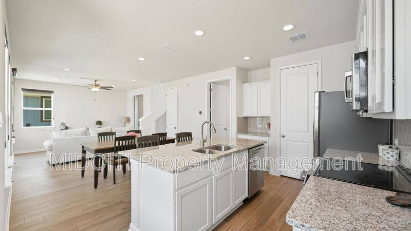 Townhouse for rent at 2133 Hofstaat, New Braunfels, TX 78130