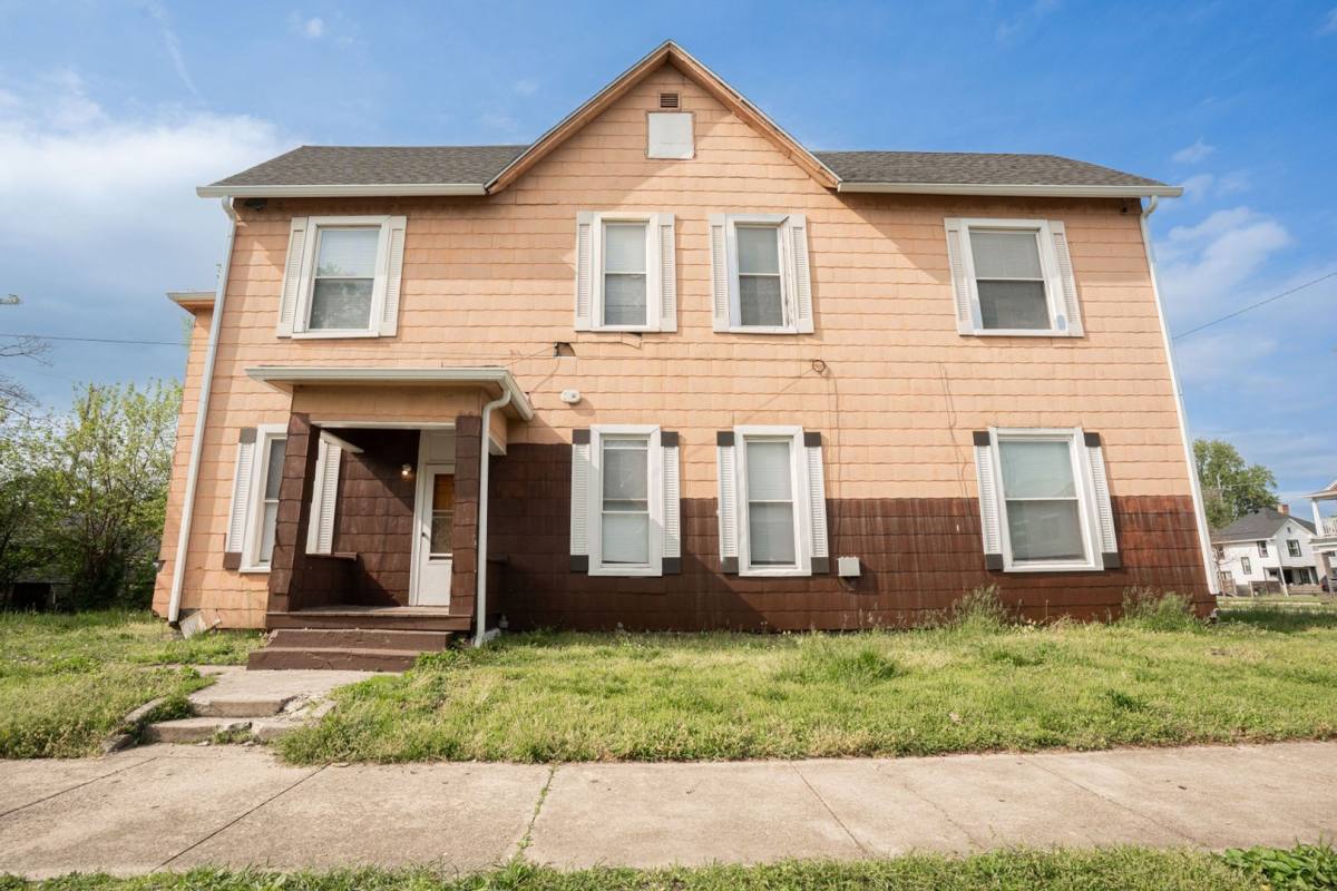 House for rent at 731 S 7th St, Terre Haute, IN 47807