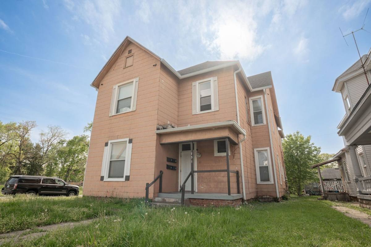 House for rent at 731 S 7th St, Terre Haute, IN 47807