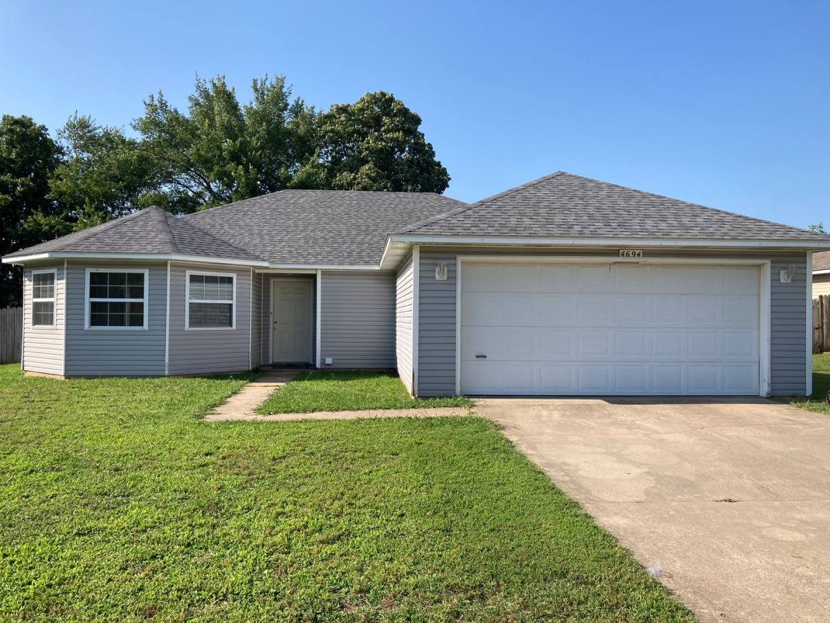 House for rent at 4694 W Dover St, Fayetteville, AR 72704