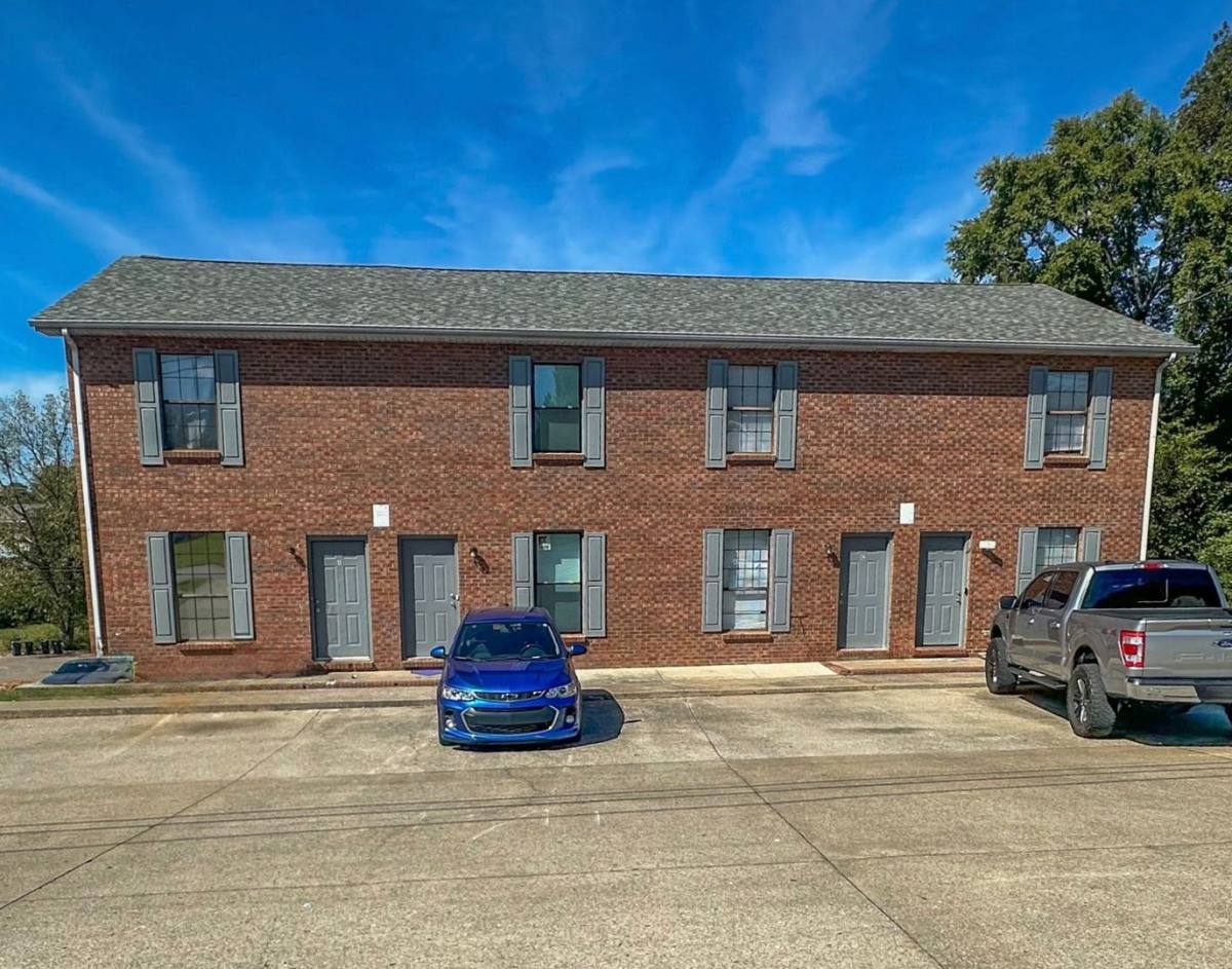 Apartment for rent at 1521 W Knollwood Circle, Clarksville, TN 37043
