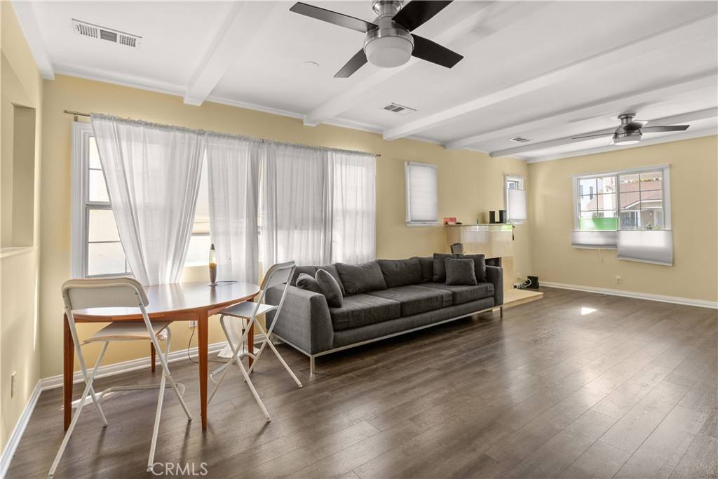 Apartment for rent at 3124 Helms Ave, Los Angeles, CA 90034