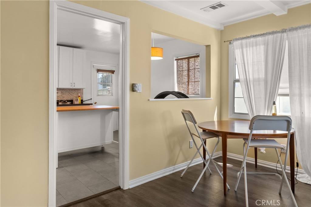 Apartment for rent at 3124 Helms Ave, Los Angeles, CA 90034
