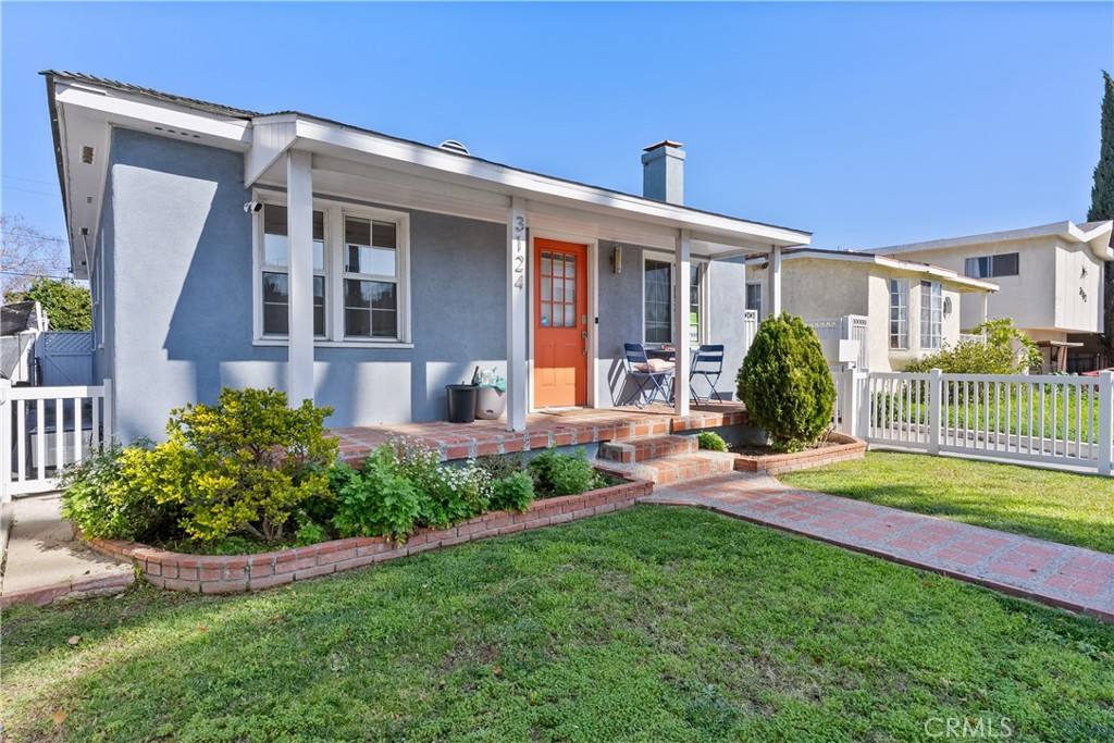 Apartment for rent at 3124 Helms Ave, Los Angeles, CA 90034