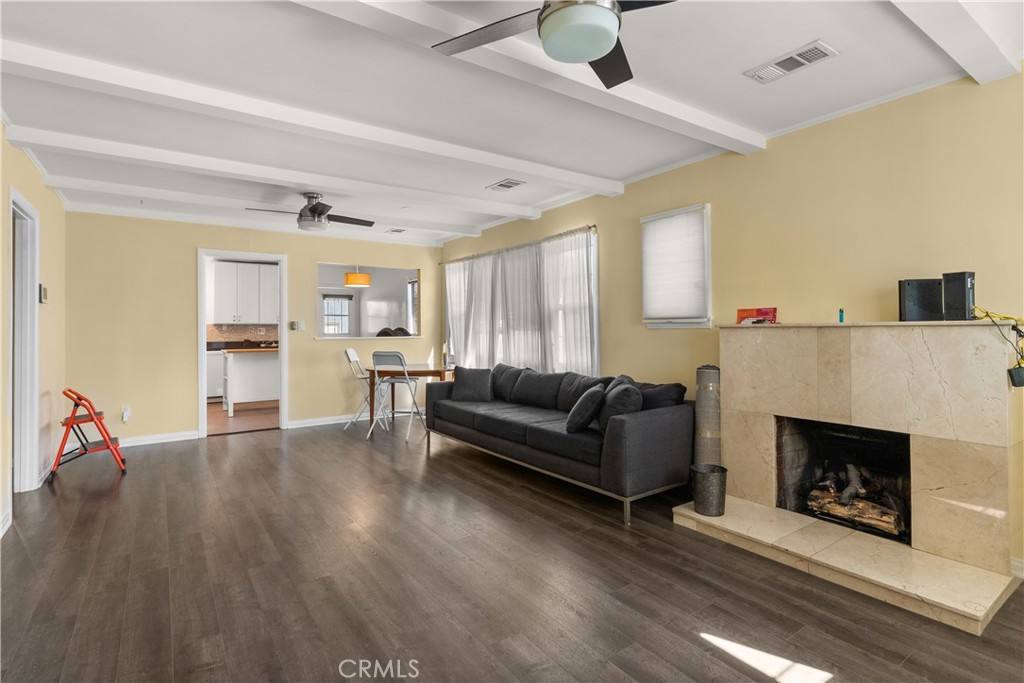 Apartment for rent at 3124 Helms Ave, Los Angeles, CA 90034