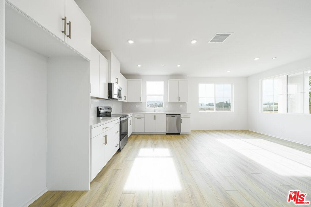 Apartment for rent at 16151 Linden Lane, Chino, CA 91708