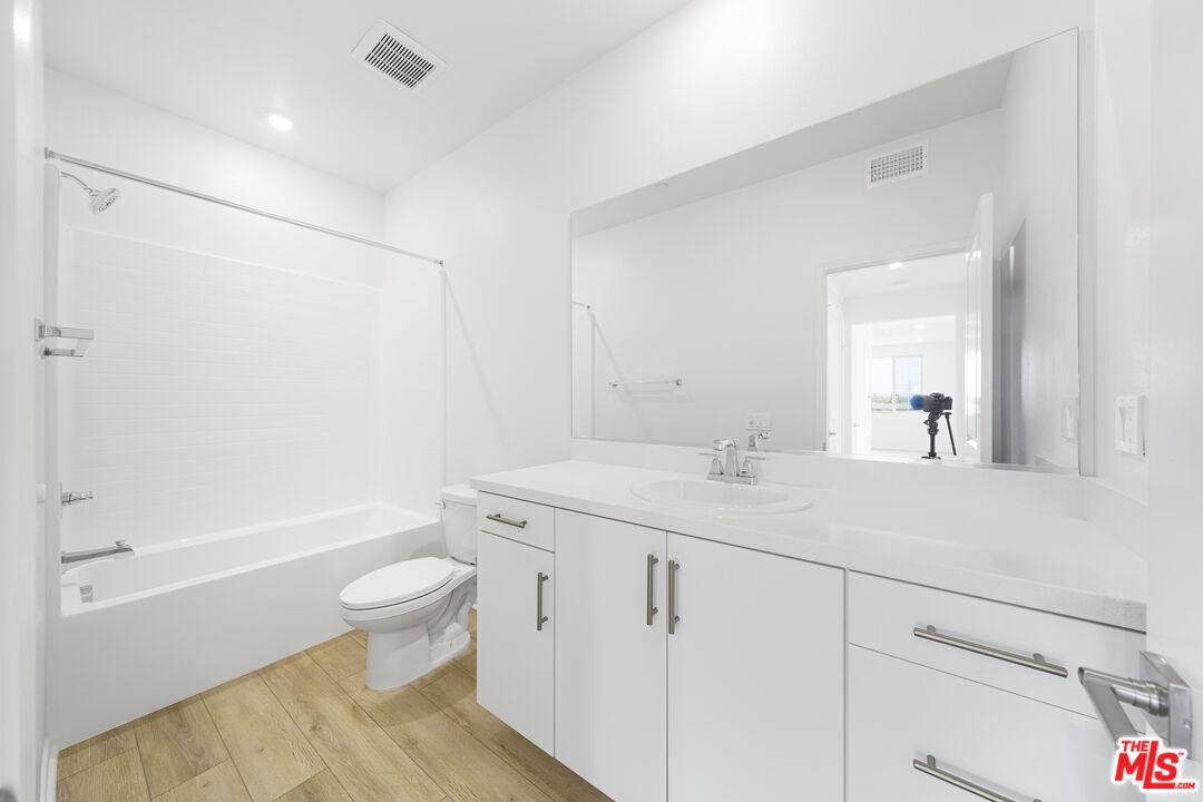 Apartment for rent at 16151 Linden Lane, Chino, CA 91708