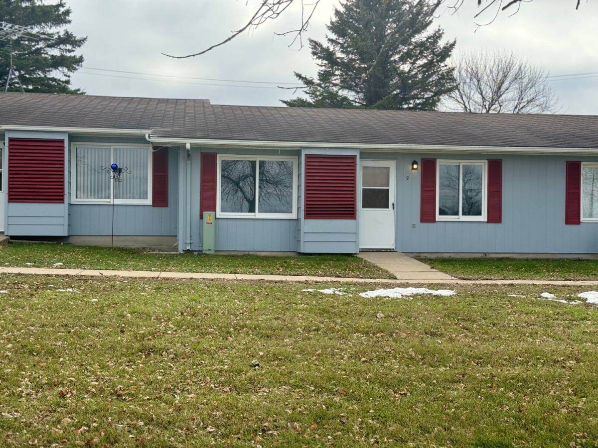 Apartment for rent at 906 11th St NE, Cooperstown, ND 58425