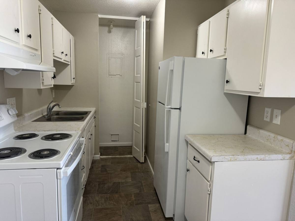 Apartment for rent at 906 11th St NE, Cooperstown, ND 58425
