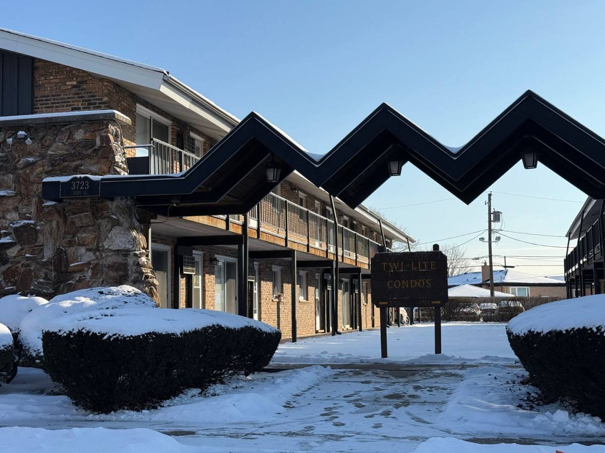 Apartment for rent at 3723 Ruby St, Schiller Park, IL 60176