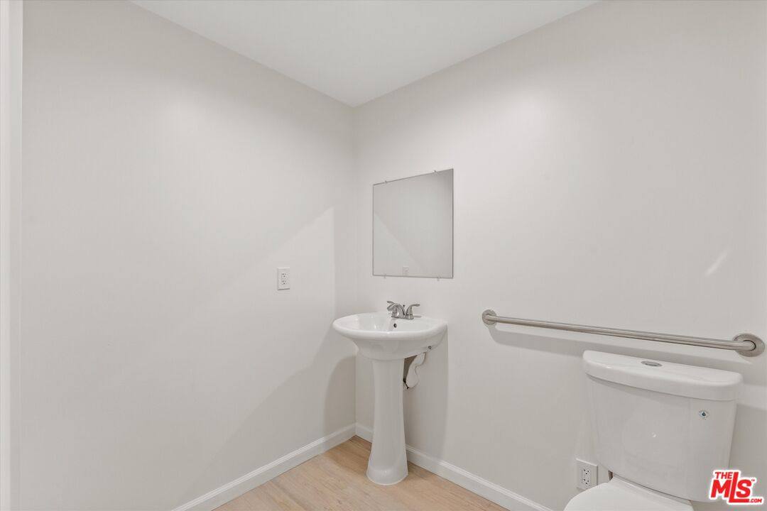 Townhouse for rent at 1409 N Hobart Blvd #104, Los Angeles, CA 90027