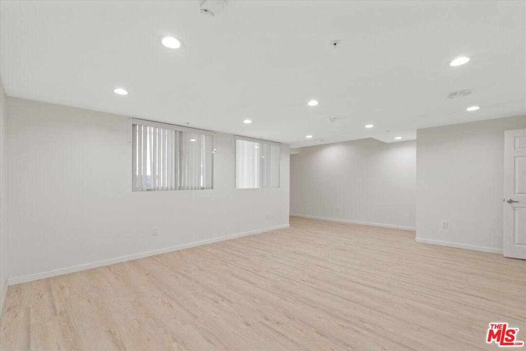 Townhouse for rent at 1409 N Hobart Blvd #104, Los Angeles, CA 90027