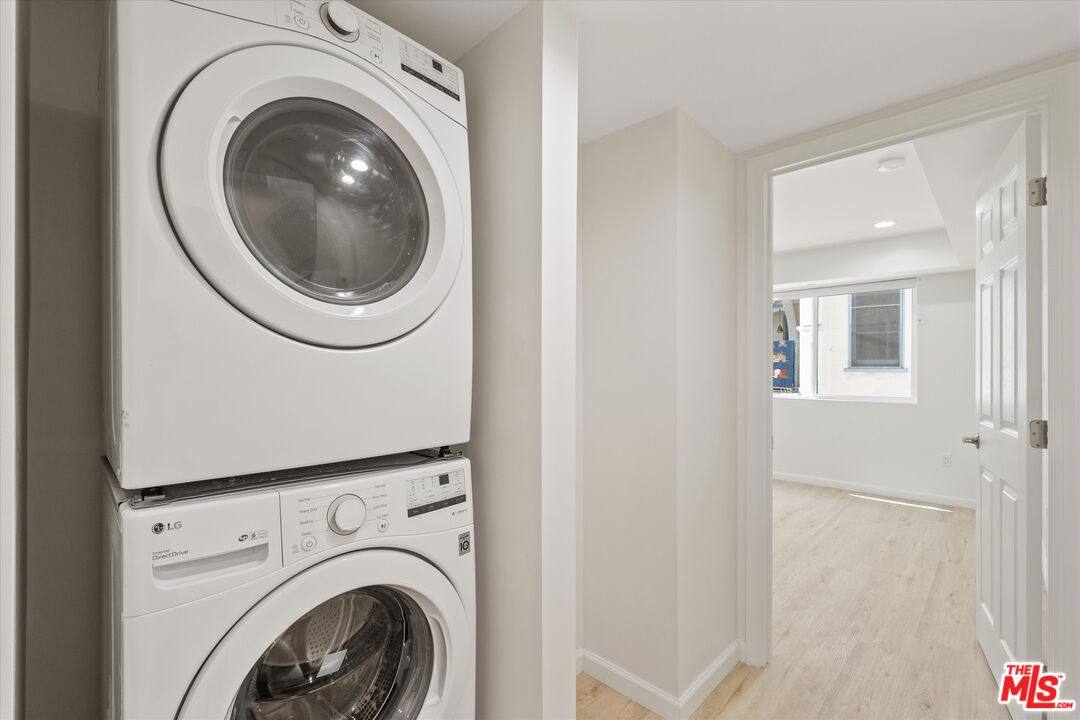 Townhouse for rent at 1409 N Hobart Blvd #104, Los Angeles, CA 90027