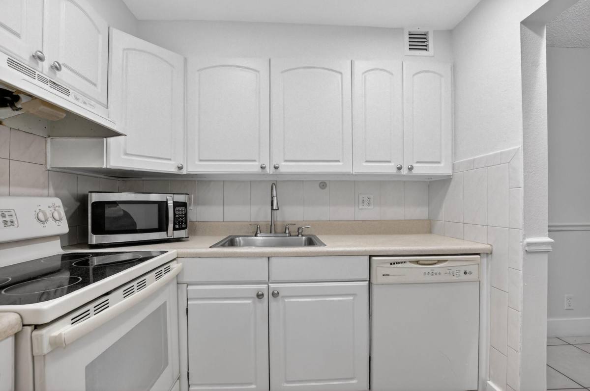 Condo for rent at 644 NW 13th St #110, Boca Raton, FL 33486