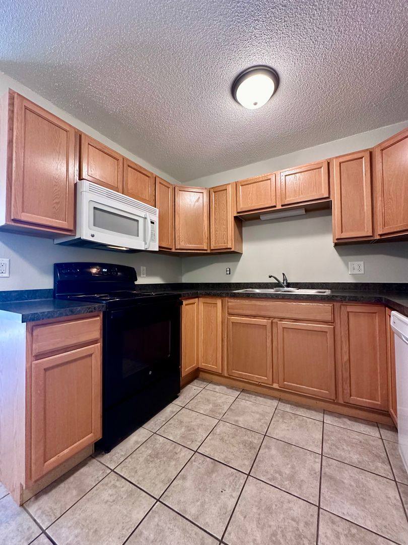 Apartment for rent at 1014 5th St SE, Valley City, ND 58072