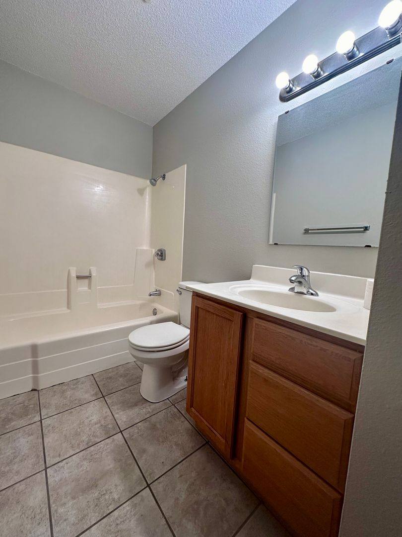 Apartment for rent at 1014 5th St SE, Valley City, ND 58072