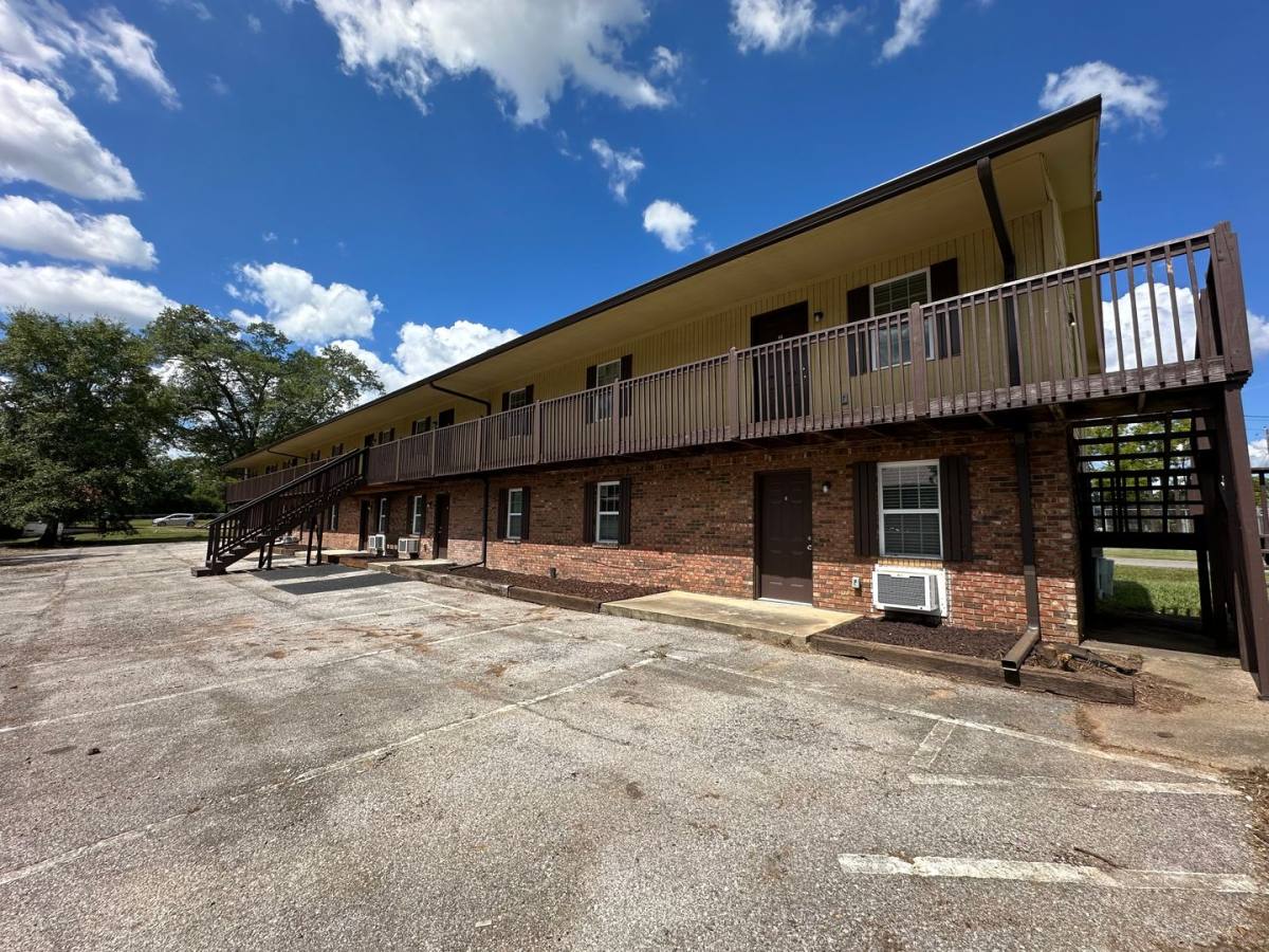 Apartment for rent at 1030 Corbin St, Oxford, AL 36203
