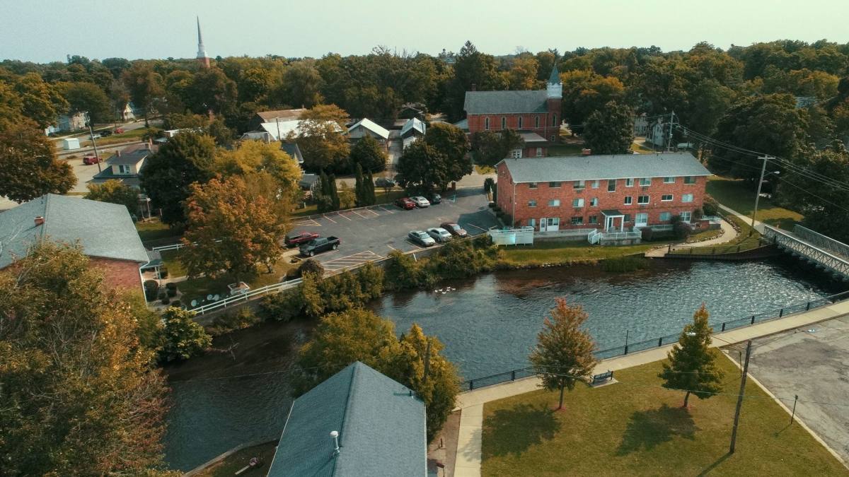 Apartment for rent at 210 S Monroe St, Albion, MI 49224