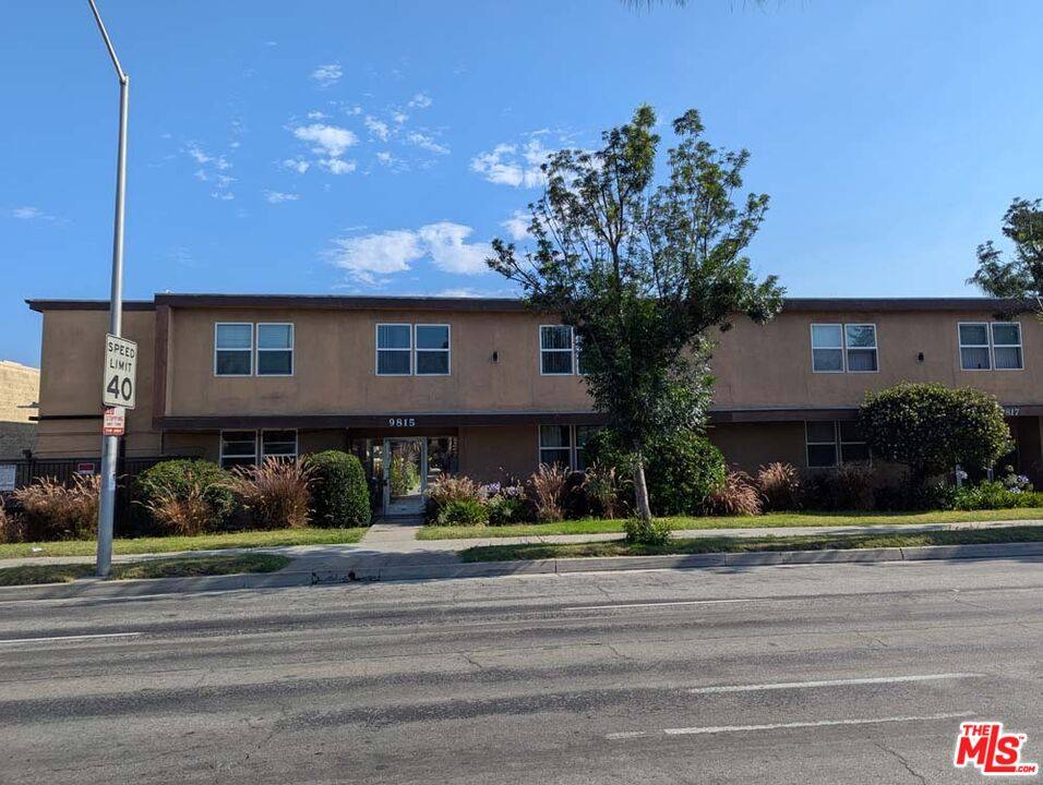 Apartment for rent at 9815 Imperial Highway 9815-37, Downey, CA 90242
