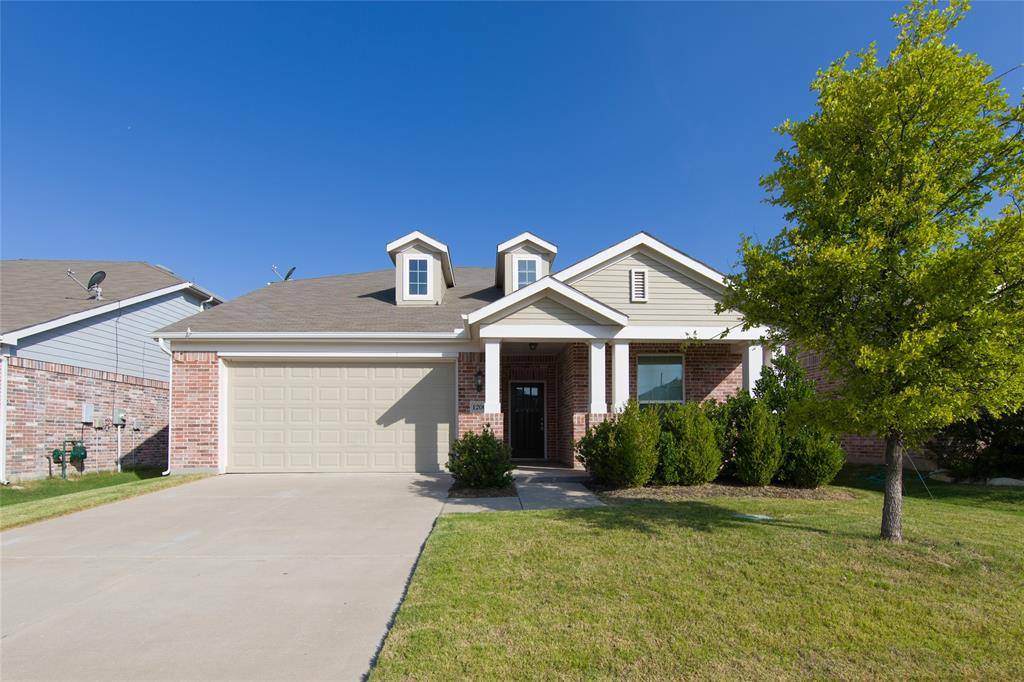 Apartment for rent at 1200 Pigeon Hawk Dr, Little Elm, TX 75068