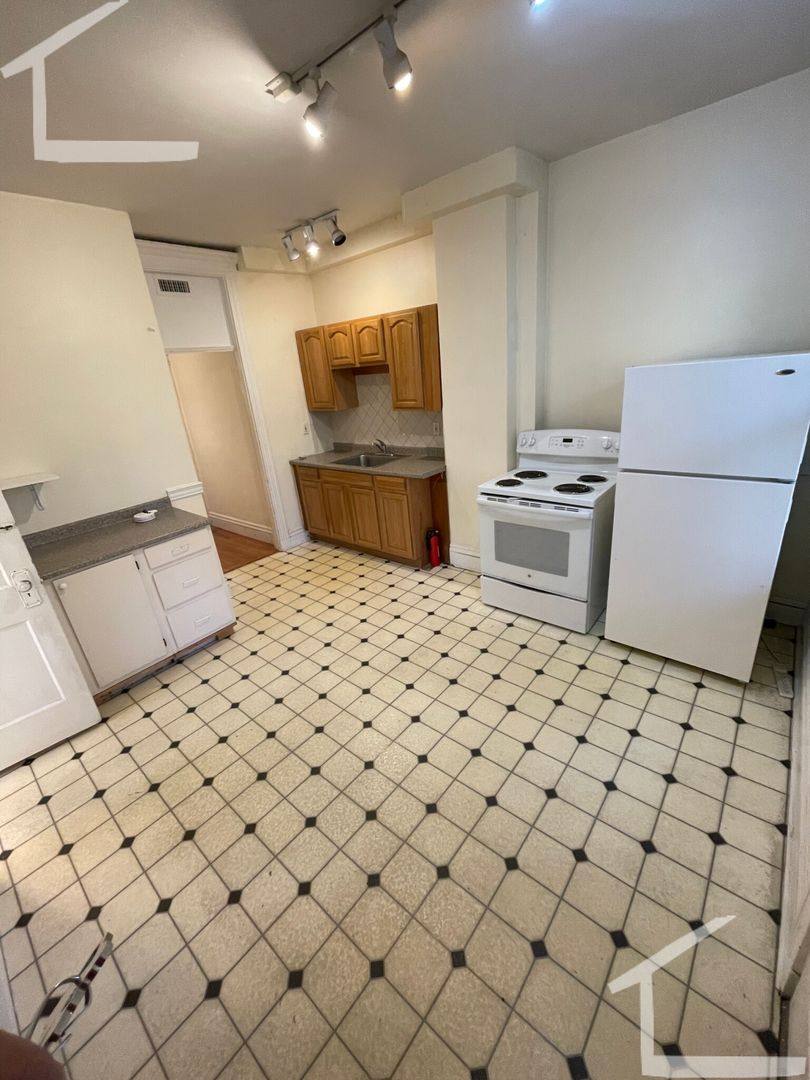 Apartment for rent at 1711 Commonwealth Ave #4, Brighton, MA 02135