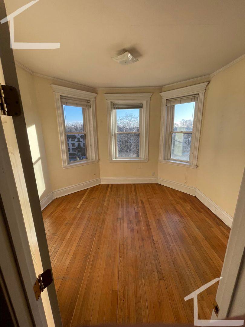 Apartment for rent at 1711 Commonwealth Ave #4, Brighton, MA 02135