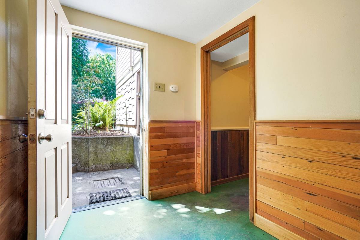 Apartment for rent at 295 22nd St SE, Salem, OR 97301