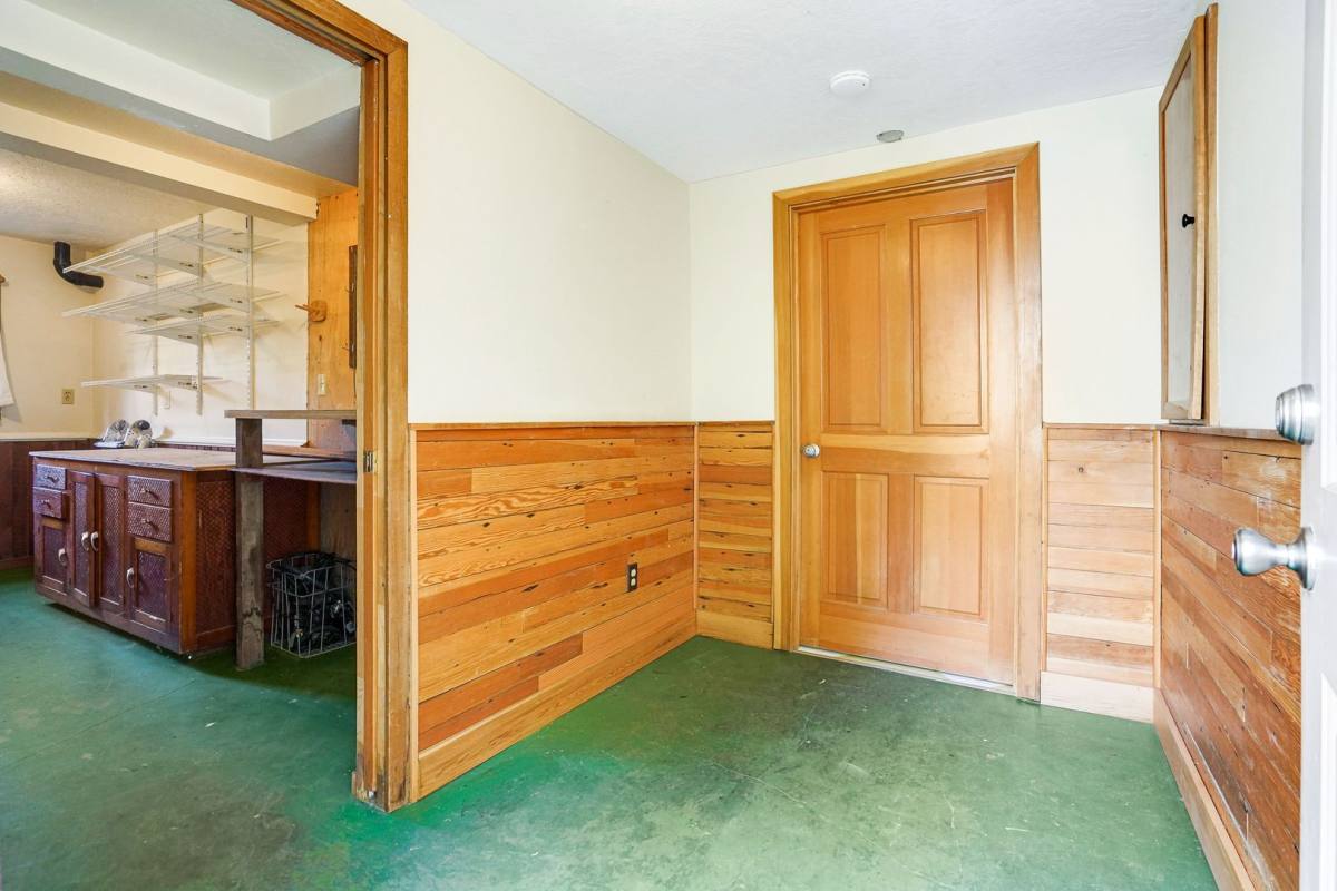 Apartment for rent at 295 22nd St SE, Salem, OR 97301