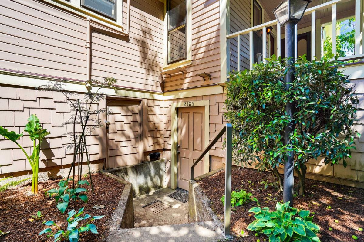 Apartment for rent at 295 22nd St SE, Salem, OR 97301
