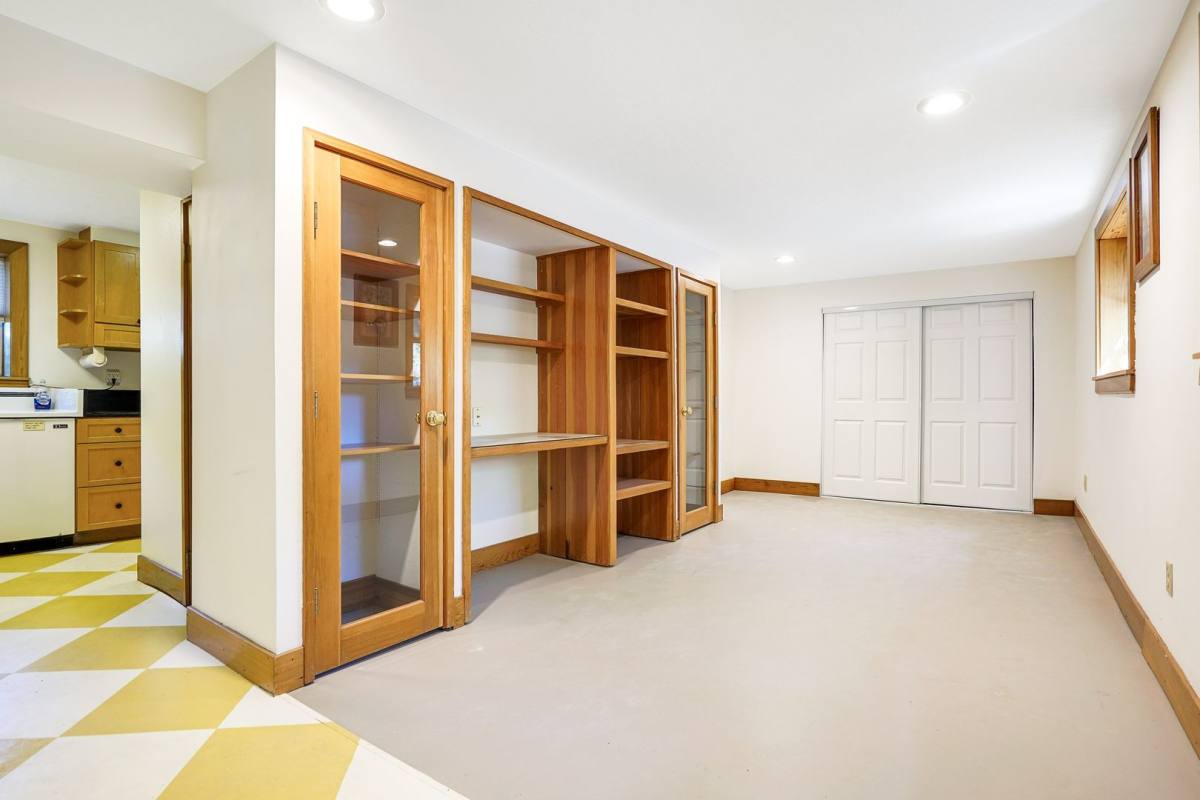 Apartment for rent at 295 22nd St SE, Salem, OR 97301
