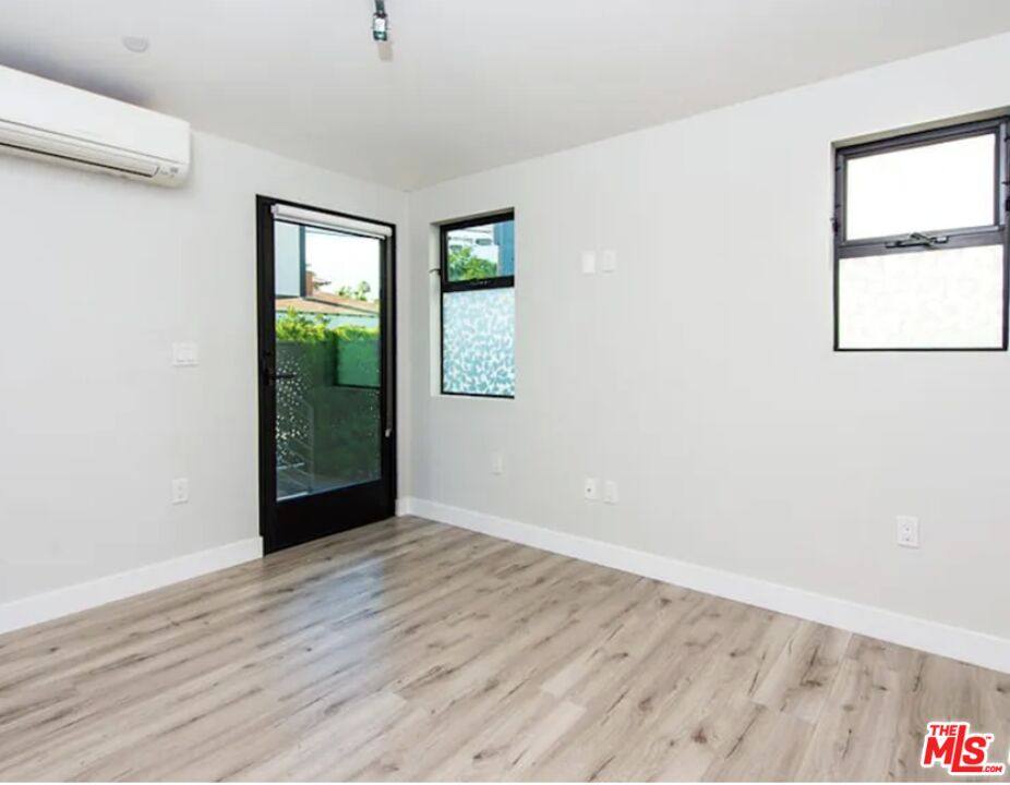 Apartment for rent at 483 Washington Blvd #483, Venice, CA 90291