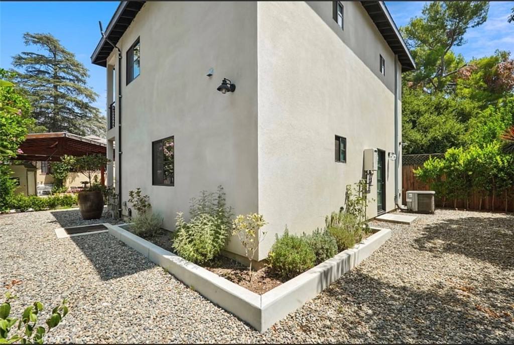 Apartment for rent at 720 W Altadena Dr #7201 2, Altadena, CA 91001