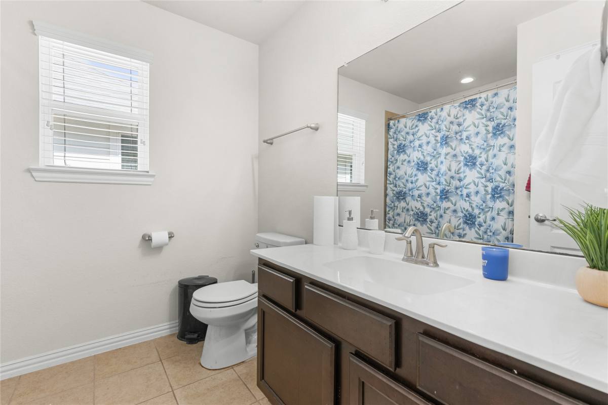 Apartment for rent at 2314 Red Slate Dr, Rosharon, TX 77583