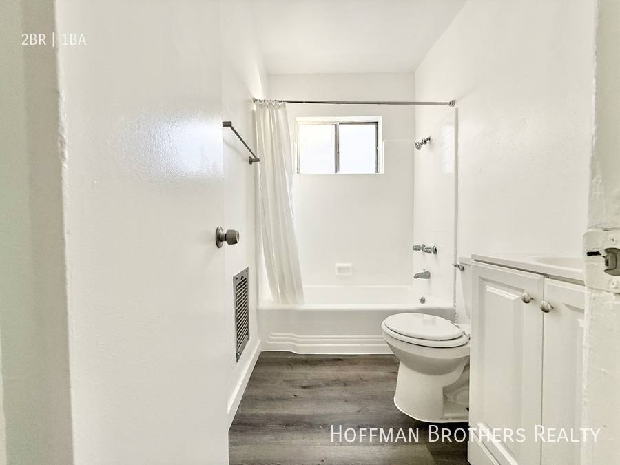 Apartment for rent at 1819 S Oxford Ave #16, Los Angeles, CA 90006