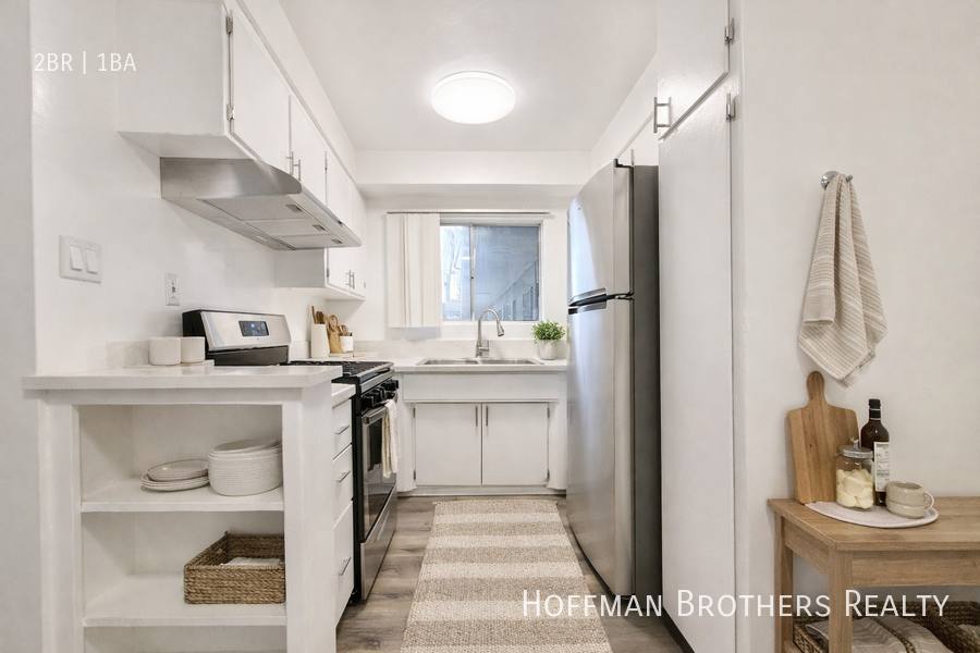 Apartment for rent at 1819 S Oxford Ave #16, Los Angeles, CA 90006