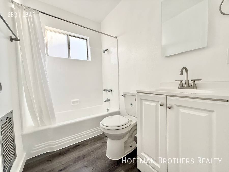 Apartment for rent at 1819 S Oxford Ave #16, Los Angeles, CA 90006