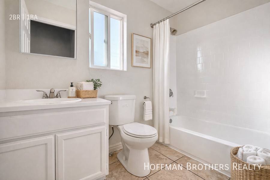 Apartment for rent at 851 W 93rd St #B, Los Angeles, CA 90044