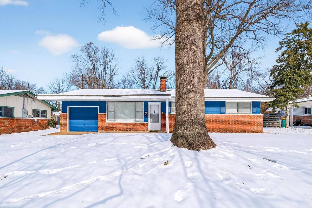 House for rent at 2321 Noll Dr, Saint Louis, MO 63136