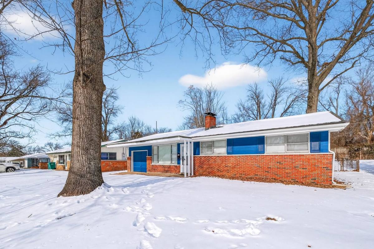 House for rent at 2321 Noll Dr, Saint Louis, MO 63136