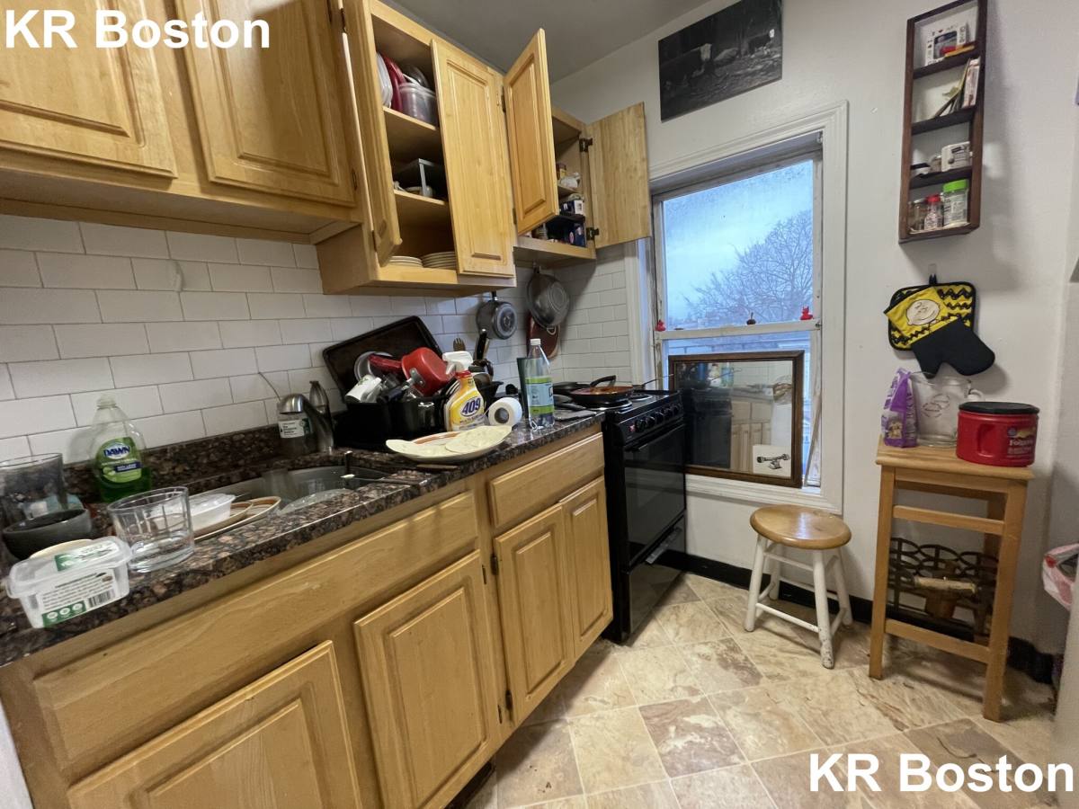 House for rent at 17 Higgins St #3, Allston, MA 02134