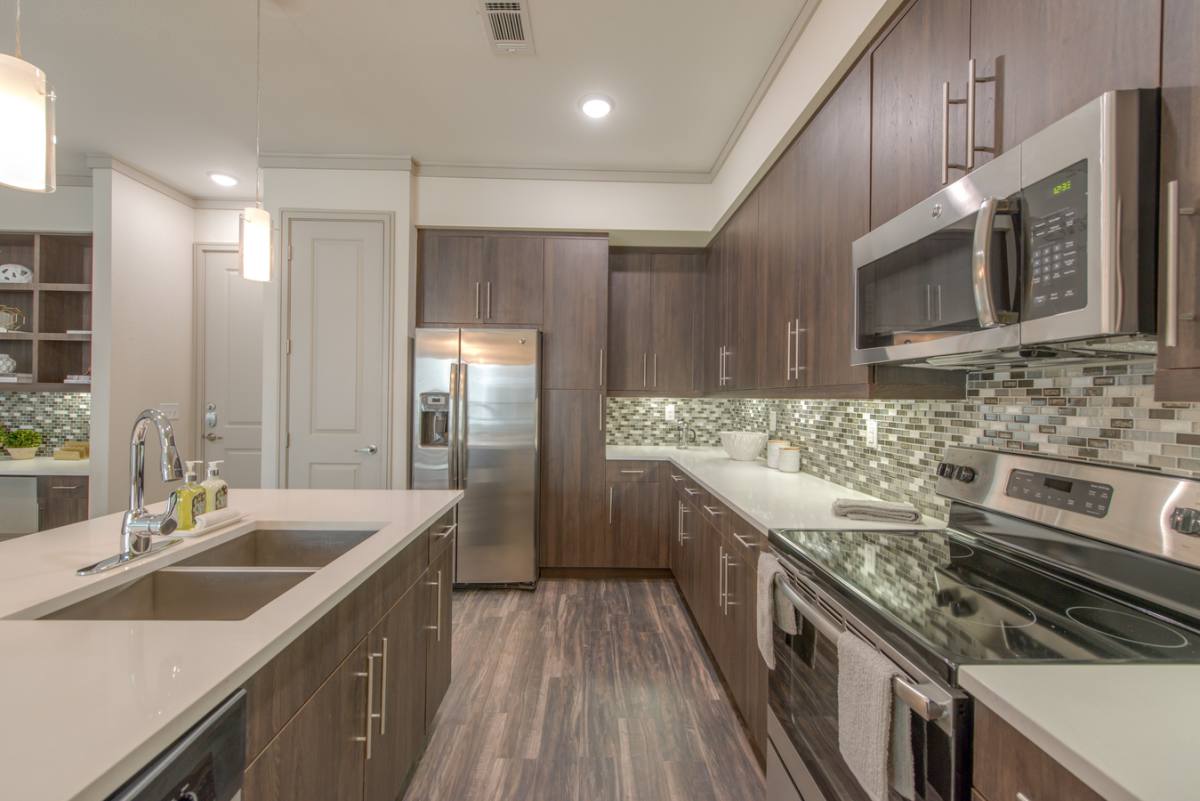 Apartment for rent at 1800 Saint Joseph Parkway #THD2, Houston, TX 77003