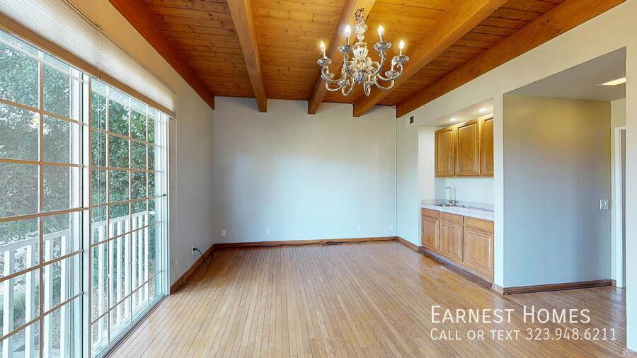 House for rent at 4339 Alhama Dr, Woodland Hills, CA 91364