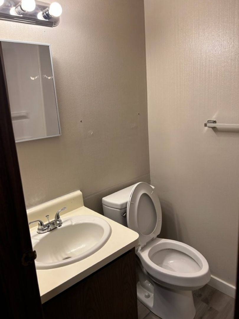 Apartment for rent at 859 Miami St, Tiffin, OH 44883