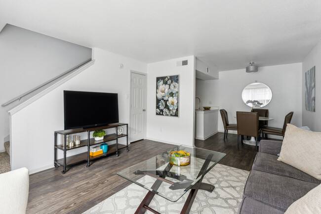Apartment for rent at 1700 Seaspray Court #VAS1, Houston, TX 77008