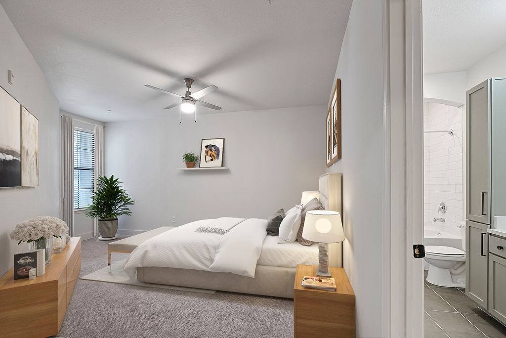 Apartment for rent at 2121 Allen Parkway #SS1, Houston, TX 77019