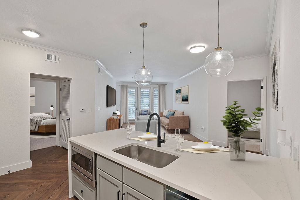 Apartment for rent at 2121 Allen Parkway #SS1, Houston, TX 77019
