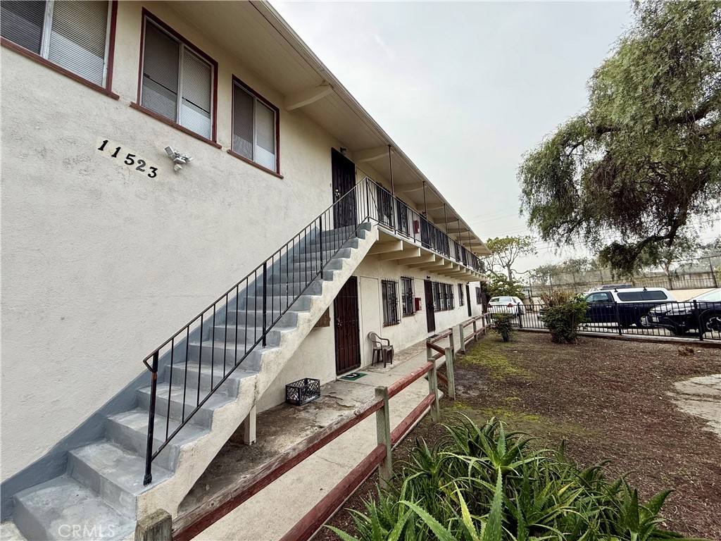Apartment for rent at 11523 Bradson Place #2, Culver City, CA 90230