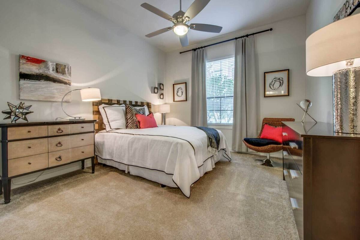Apartment for rent at 11070 Katy Freeway Tgw2, Houston, TX 77043
